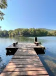 Hidden Honey Hole Cabin: 4 BEDROOM, POOLS, TENNIS/PICKLEBALL, HIKING, LAKE AREA