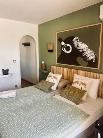 SEASIDE VILLA WITH SWIMMING POOL FOR FAMILY OR FRIENDS - TASTEFULLY DECORATED