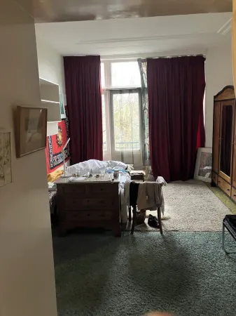 Family home on Nassaulaan Отели в г. Алкмар