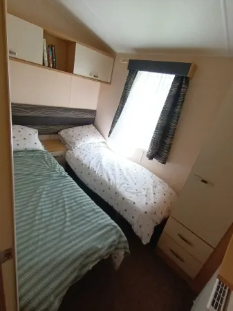 A rare and cosy air-conditioned caravan based on a beautiful family-owned site