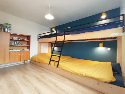 Comfortable house 50m from the sea Hotels in Jullouville