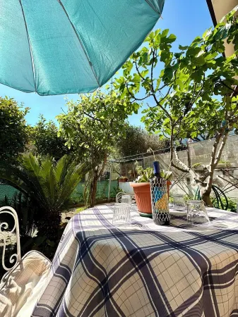 Pink House cottage in a quiet location Отели рядом с достопримечательностью «Campeggio Maderno Di Avanzi Roberto»