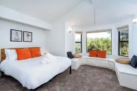 Spacious Mountain View Home - Pool, Spa, Game Room & Stunning Views [Sleeps 16]