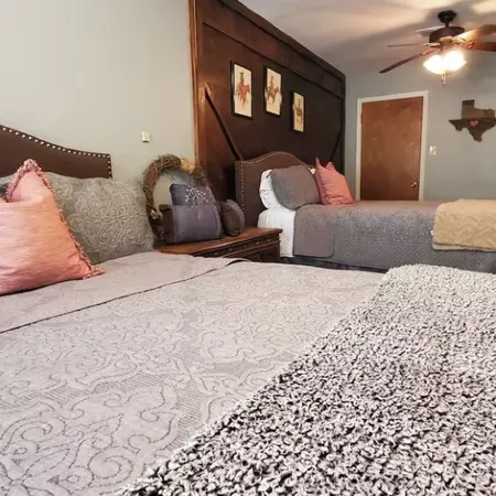 Private Hill Country Cabin by the Creek • Sleeps 10• Fire Pit & Pool Table