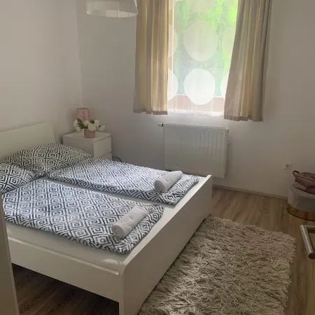 Cozy apartment with 1 bedroom and AC, WiFi in welcoming Pécs