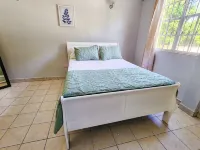 Cozy 1-Bedroom Retreat in Picard w/AC, Apt 2