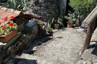 House in the hamlet with panoramic terrace and private garden, between sea and mountains!