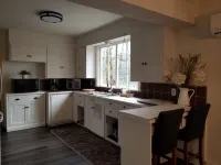 Heat sauna in house with AC, WiFi, overlooking the Willamette River