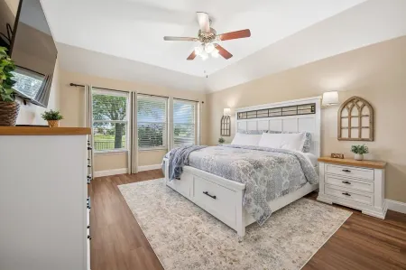 Rolling Greens Retreat – Views, Comfort, Calm