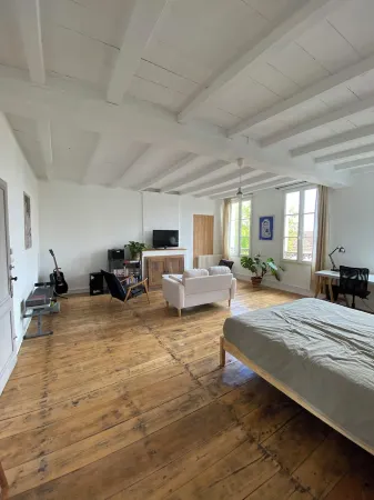 Character house in town center. Ideal for friends and families! Отели в г. Пон