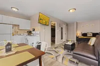 Spacious Studio Apt/Sleeps 2/Extendedstays/Work or Vacation/Free Wifi & Parking