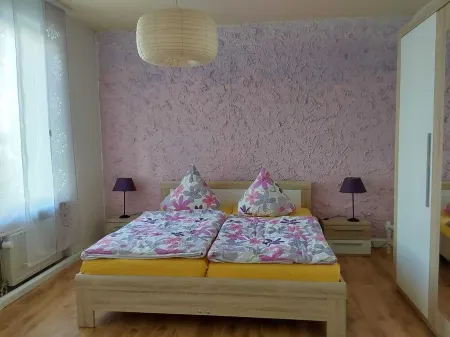 Centrally located vacation apartment "ROSI" in Schkeuditz