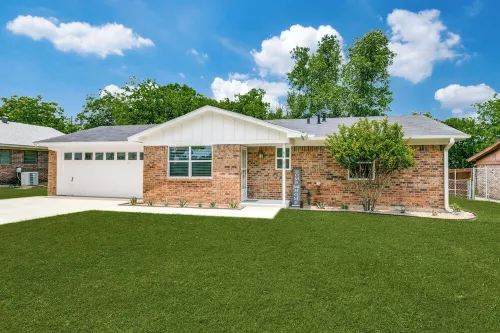 Charming 2-bedroom house in lovely Keller with WiFi, AC Hotels in Keller