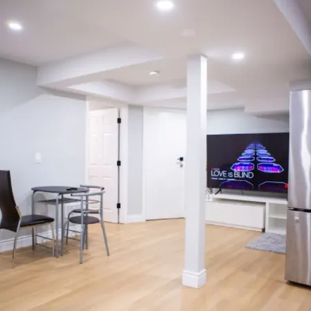 Cozy and Private Basement apartment / Ideal for Relaxation or Work