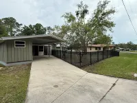 Spring-Fed River Home, Manatees, Boat Slip, 1 hr to theme parks and airport. Các khách sạn gần Get Up and Go Kayaking - The Chaz