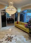 Spacious 5-bedroom house in lovely Kingston with WiFi, AC