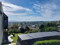Beauty with Panoramic Views of Mount Pirongia Hotels in Te Awamutu