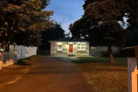 Stylish Suburban Retreat – Peaceful, Private, and Close to It All