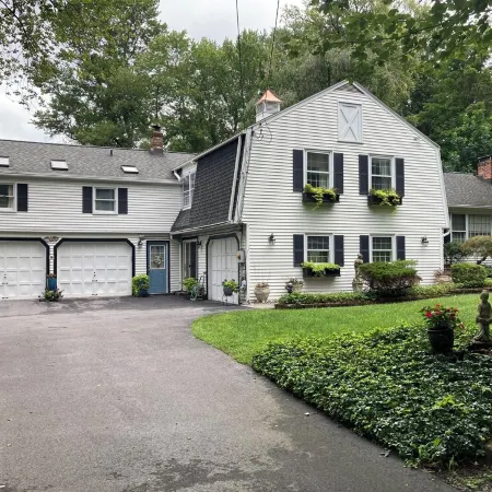 Cozy One Bedroom Apartment Centrally Located in Southbury