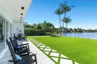 Miami Blue Lake Beach House w/Theater & Mini Golf! Olympia Heights住宿飯店