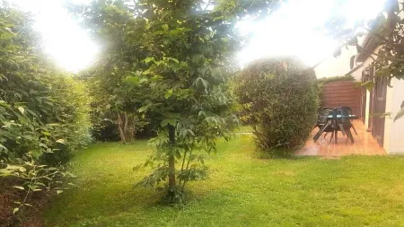 Comfortable Villa with 4 Bedrooms, Nature and Calm near Paris Отели в г. Понто-Комбо