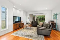 Fiskardo- Gerringong,  Views of ocean and rolling hills.