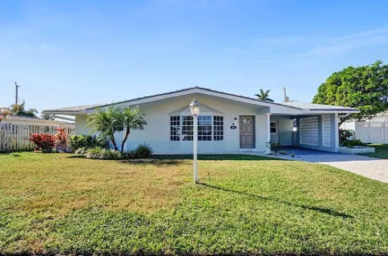 Stunning 4BR Hted Pool &Jacuzzi Close 2 the Beach