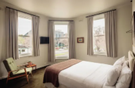 Naughtons Hotel Hotels near The University of Melbourne