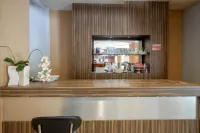 RedDoorz Plus ใกล้ Hotel Benua Kendari
