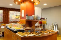 La Villa, Sure Hotel Collection by Best Western - breakfast