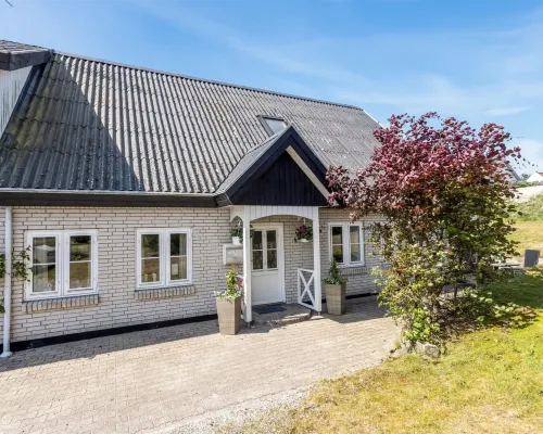 "Gilbert" - 500m from the Sea Hotels in Saeby