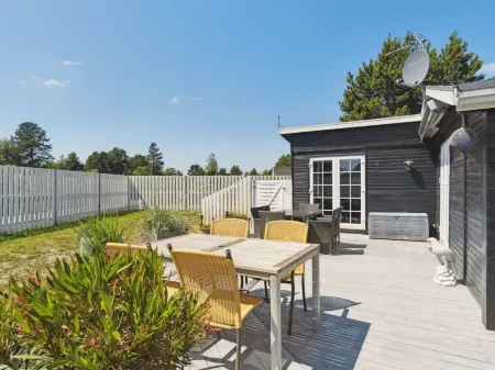 "Haidi" - 300m from the Sea Отели в г. Hals