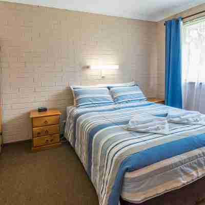 Emu Beach Chalets Rooms
