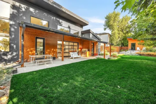 Boulder Indoor-Outdoor Oasis