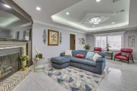 11 Mi to Nola: Westwego Home w/ Sunroom!