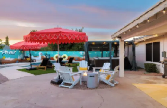 Spacious 5Br Retreat with Heated Pool, Hot Tub, Arcade, Fire Pit & Games