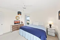 Serene Sunrise & Shimmering Skyline. 5 Star Hosts