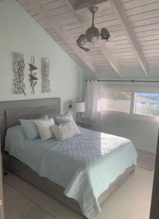 NEW Luxury Penthouse with Jacuzzi and BBQ!