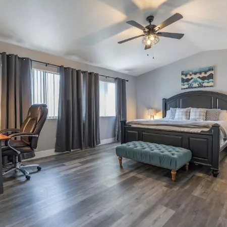 Huge 4 bedroom home filled with entertainment for all!