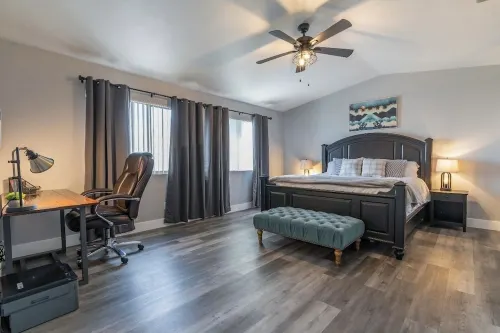 Huge 4 bedroom home filled with entertainment for all!