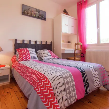 Cozy Garden Retreat Malemort Отели в г. Мальмор