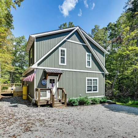 Luxe Kentucky Cabin Rental ~ 36 Mi to Mammoth Cave