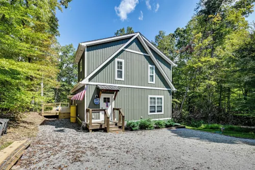 Luxe Kentucky Cabin Rental ~ 36 Mi to Mammoth Cave - 3 tähden