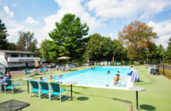 博南扎露營度假村