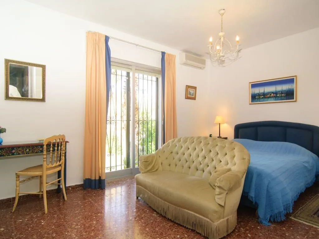 Traditional Beach House - Marbella