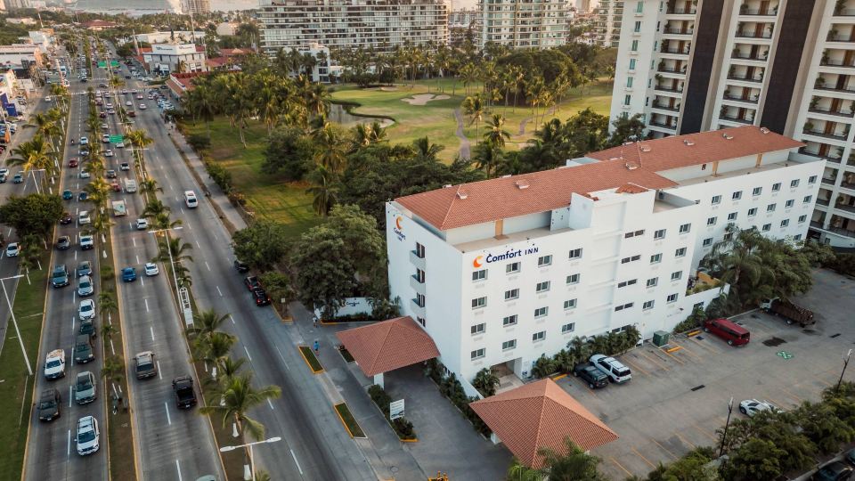 Comfort Inn Puerto Vallarta Golfside & Marina
