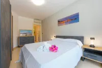 Rivoltella Apt with Pool 600m from Lake - Happy Rentals