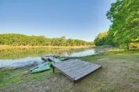 Lake Access & Dock: Remote Mio-area Cottage - 3 étoiles