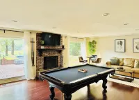 Gorgeous Golf Course View from the Signature Hole #12 at Colonial Country Club. Hotels in Cordova