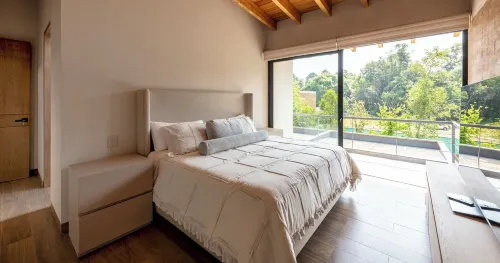 Casa Cundi-Contemporary Living in Nature